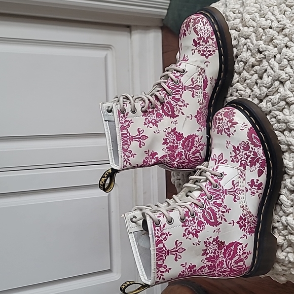 Dr. Martens Shoes - Dr Martens RARE Leather Embroidered Lace Boots
